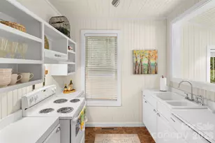 255 Hinson Terrace Dr, Saluda, NC 28773 - Photo 16