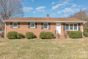 601 Main St, Mount Holly, NC 28120 - Photo 1