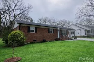 324 Autumn Dr, Harrisburg, NC 28075 - Photo 2