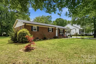 324 Autumn Dr, Harrisburg, NC 28075 - Photo 2