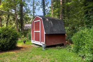 106 E Laurel Ln, Etowah, NC 28729 - Photo 30