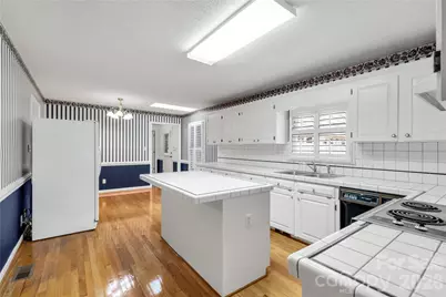 721 Clarendon Drive, Lancaster, SC 29720 - Photo 6