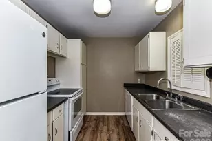 1323 Queens Rd, Charlotte, NC 28207 - Photo 4