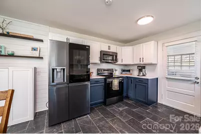 132 15th Avenue NW, Hickory, NC 28601 - Photo 14