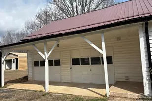 262 Blackberry Ln, Bakersville, NC 28705 - Photo 2