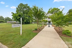 530 E Rutledge Ave, Gaffney, SC 29340 - Photo 46