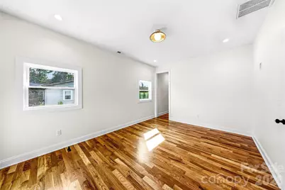 807 N Whitted Street, Hendersonville, NC 28791 - Photo 20