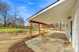 807 N Whitted St, Hendersonville, NC 28791 - Photo 36