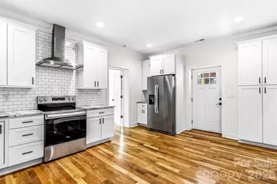 807 N Whitted Street, Hendersonville, NC 28791 - Photo 16