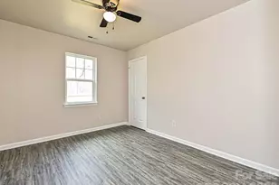 7826 Burch Shire Rd, Charlotte, NC 28269 - Photo 20