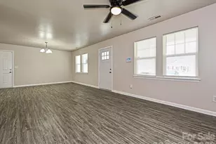 7826 Burch Shire Rd, Charlotte, NC 28269 - Photo 4