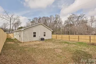 7826 Burch Shire Rd, Charlotte, NC 28269 - Photo 24