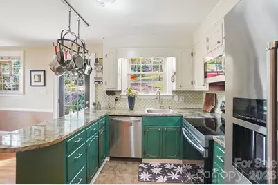 501 W Maryland Avenue, Bessemer City, NC 28016 - Photo 14