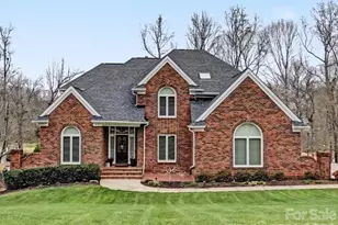 18801 River Falls Dr, Davidson, NC 28036 - Photo 1