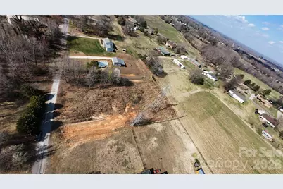 907 Honeysuckle Drive, Shelby, NC 28150 - Photo 8