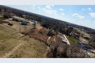 907 Honeysuckle Drive, Shelby, NC 28150 - Photo 2