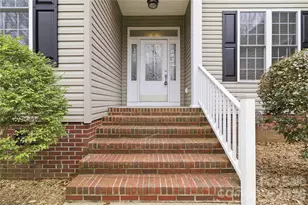 214 Hedgecrest Ln, York, SC 29745 - Photo 2