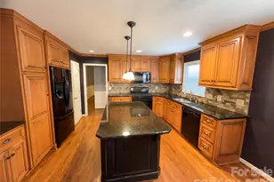 3029 Southampton Cir, Gastonia, NC 28056 - Photo 2