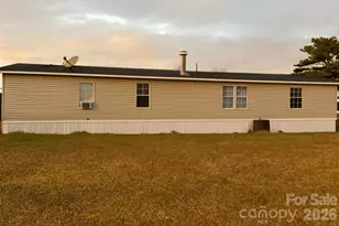 332 Best Rd, Whiteville, NC 28472 - Photo 4