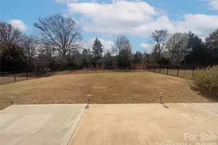 16027 Harbor Hill Dr, Charlotte, NC 28273 - Photo 10