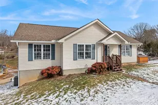 30 Woodruff St, Canton, NC 28716 - Photo 1