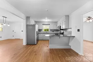 503 N 8th St, Bessemer City, NC 28016 - Photo 2