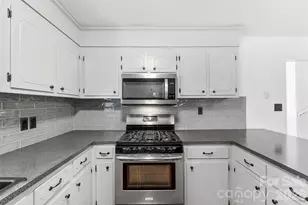 503 N 8th St, Bessemer City, NC 28016 - Photo 10