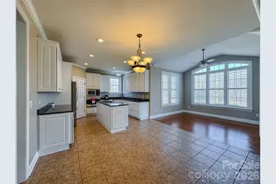 140 Hunters Hill Drive, Statesville, NC 28677 - Photo 10