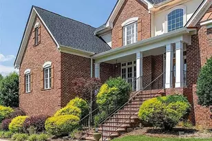 140 Hunters Hill Dr, Statesville, NC 28677 - Photo 2