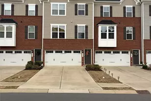 2621 Grantham Place Dr, Fort Mill, SC 29715 - Photo 2