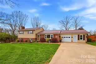 235 Havenhurst Rd, Hickory, NC 28601 - Photo 2