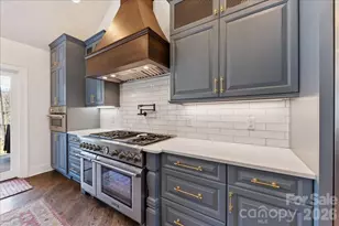 1010 River Oaks Ln, Charlotte, NC 28226 - Photo 8