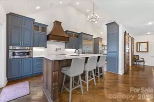 1010 River Oaks Ln, Charlotte, NC 28226 - Photo 6