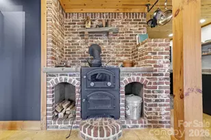 14 Sunny Hollow Ln, Fairview, NC 28730 - Photo 6