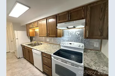 1645 Arlyn Circle #M, Charlotte, NC 28213 - Photo 16