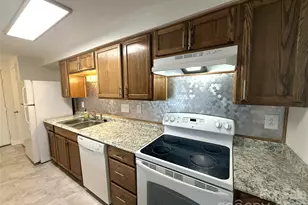 1645 Arlyn Cir, Charlotte, NC 28213 - Photo 16