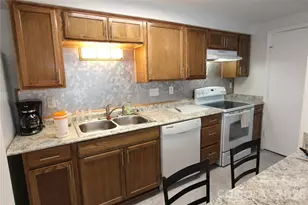 1645 Arlyn Cir, Charlotte, NC 28213 - Photo 10