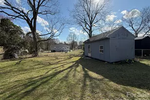 2355 Myrtle Ave, Gastonia, NC 28052 - Photo 4