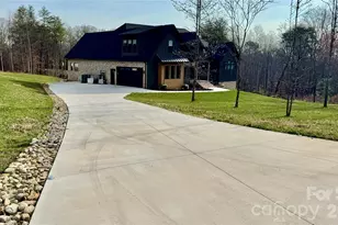 1360 Sain Rd, Hickory, NC 28602 - Photo 4