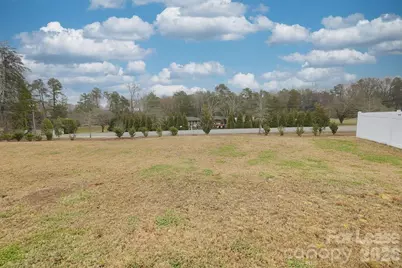 8140 Clairwood Drive, Charlotte, NC 28269 - Photo 24