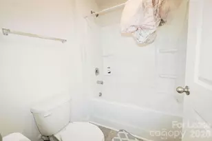 8140 Clairwood Dr, Charlotte, NC 28269 - Photo 18