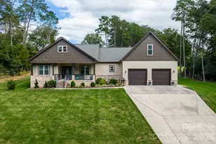 4850 Woodwinds Dr NE, Hickory, NC 28601 - Photo 4