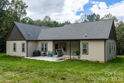 4850 Woodwinds Drive NE, Hickory, NC 28601 - Photo 8