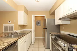 11086 Harrowfield Rd, Charlotte, NC 28226 - Photo 4