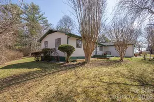 22 Stoney Nob Dr, Hendersonville, NC 28792 - Photo 2