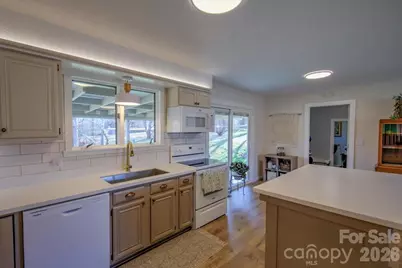 22 Stoney Nob Drive, Hendersonville, NC 28792 - Photo 12