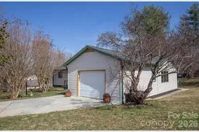 22 Stoney Nob Drive, Hendersonville, NC 28792 - Photo 8