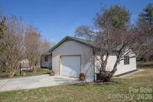 22 Stoney Nob Dr, Hendersonville, NC 28792 - Photo 8