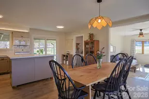 22 Stoney Nob Dr, Hendersonville, NC 28792 - Photo 10