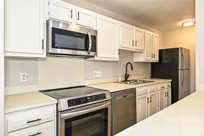 6156 Meadow Rose Lane, Charlotte, NC 28215 - Photo 8